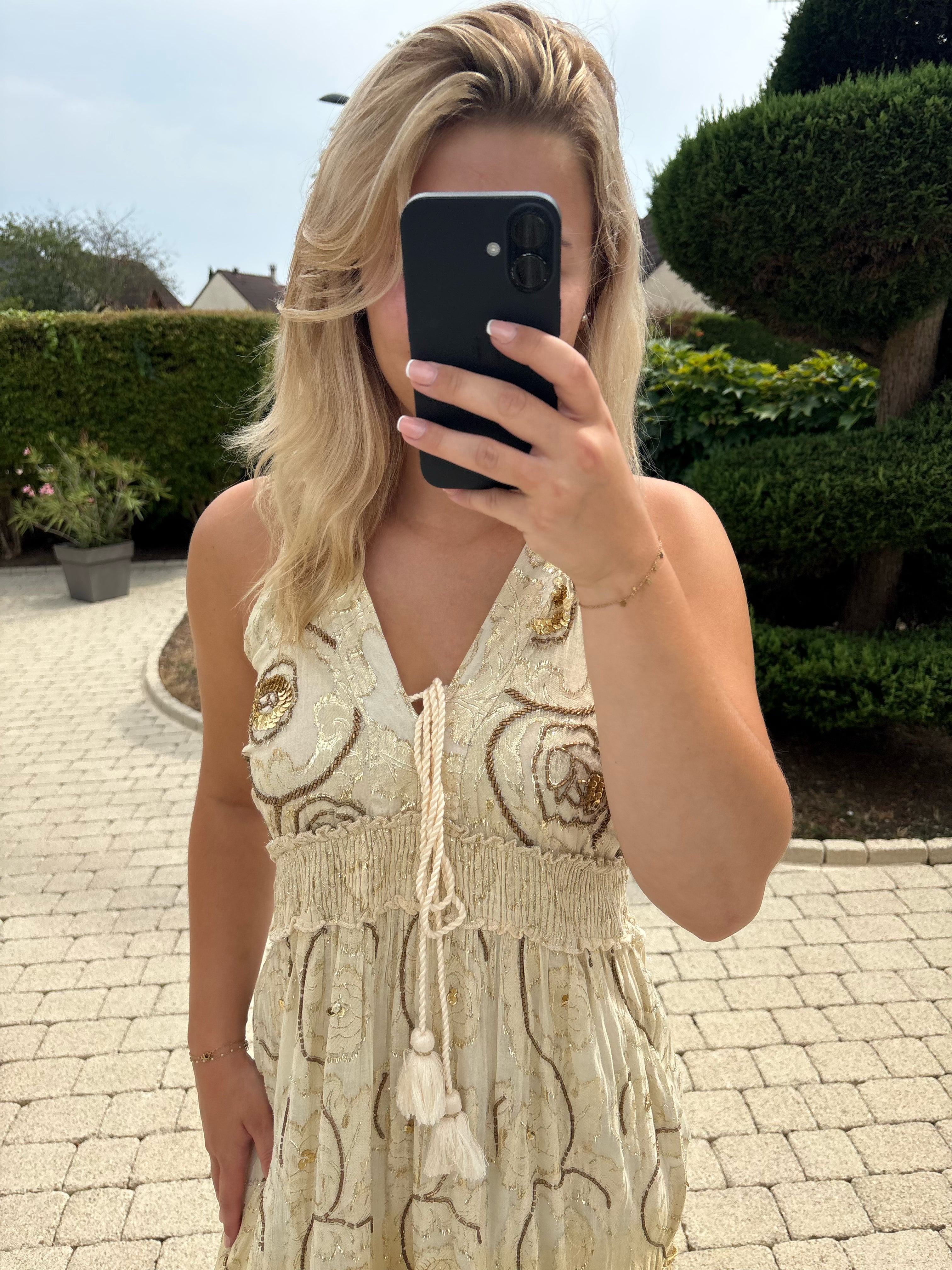 Robe Lily