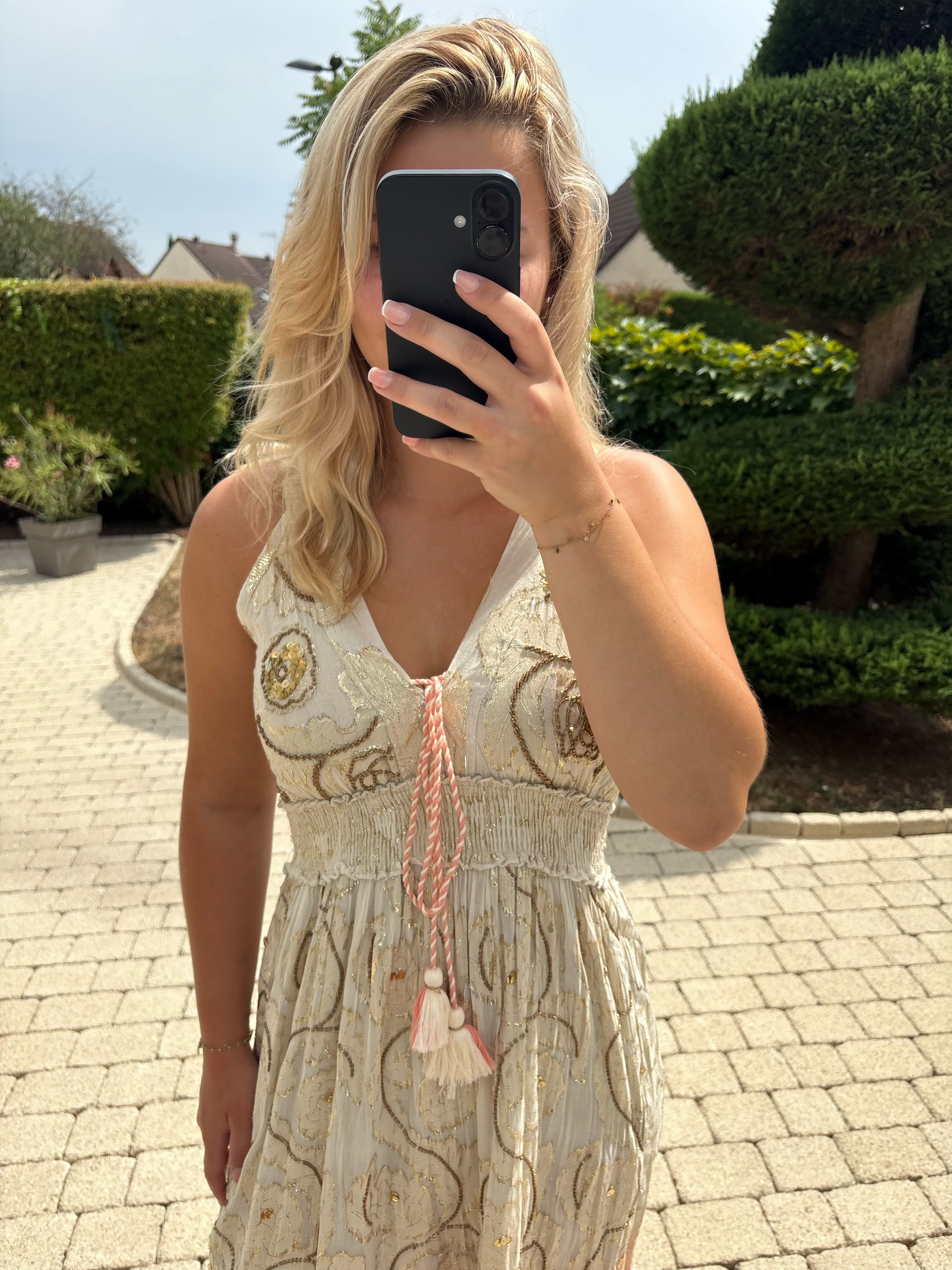 Robe Lily